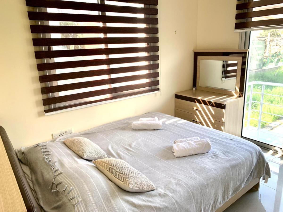 Amazing Two-Bedroom Apartment In Residence Lukomorye D1 With Private Garden Karavas  Eksteriør billede