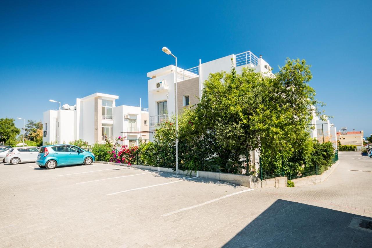 Amazing Two-Bedroom Apartment In Residence Lukomorye D1 With Private Garden Karavas  Eksteriør billede