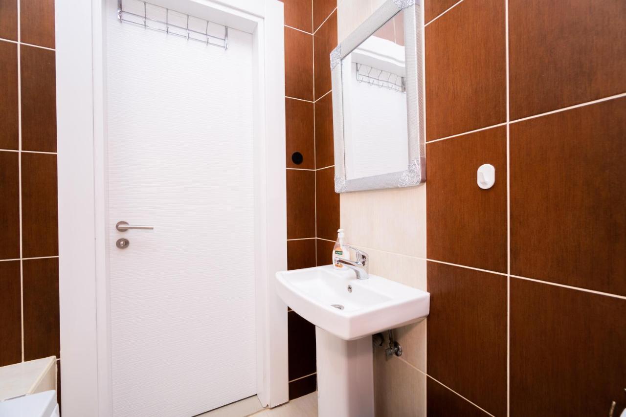 Amazing Two-Bedroom Apartment In Residence Lukomorye D1 With Private Garden Karavas  Eksteriør billede